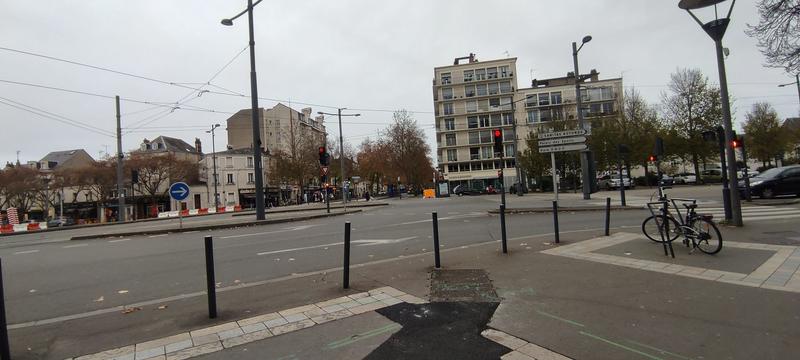 Local commercial - 220 m² - 8 pièces