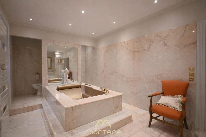 Château - 258 m² - 8 pièces