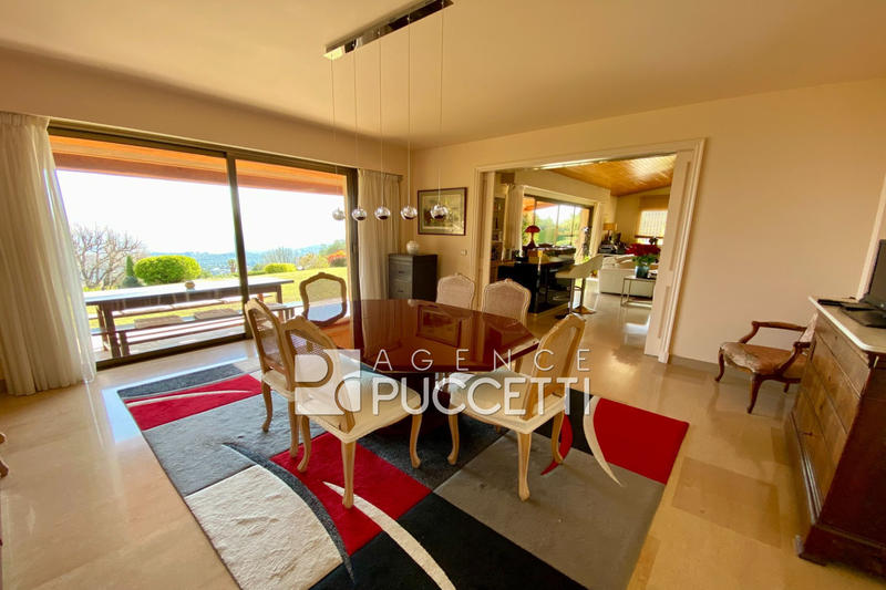 Villa - 221 m² - 4 pièces