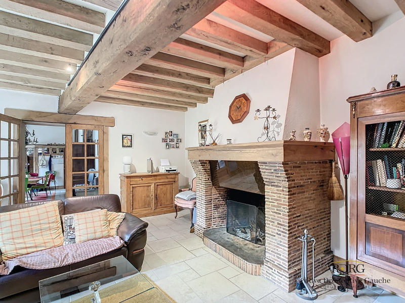 Maison - 214 m² - 8 pièces