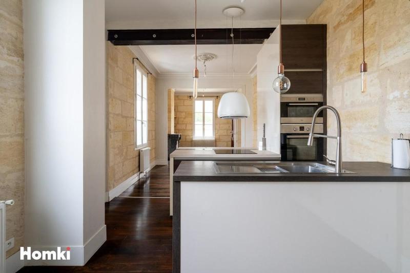 Maison - 270 m² - 8 pièces