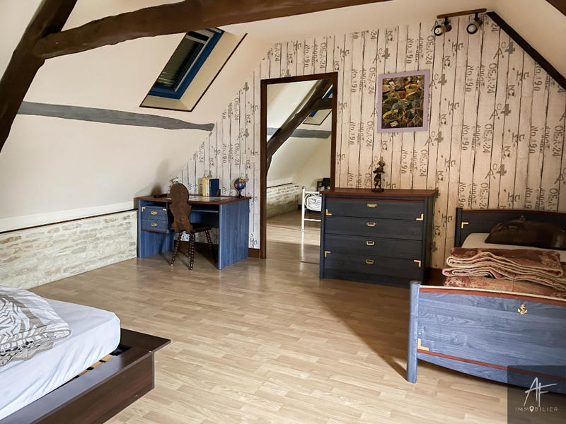 Maison - 210 m² - 8 pièces