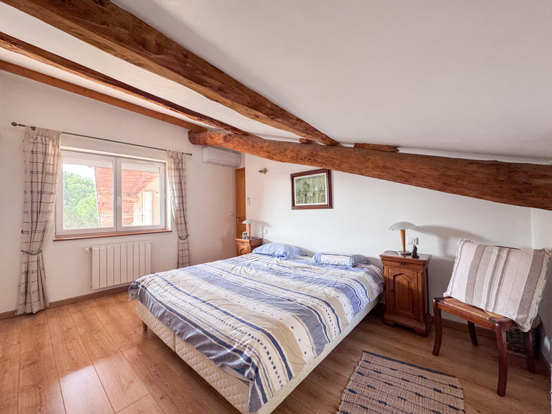 Maison - 223 m² - 8 pièces