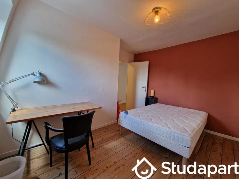 Chambre - 13 m² - 1 pièce