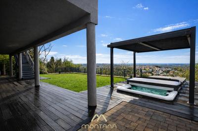 Maison contemporaine - 272 m² - 8 pièces