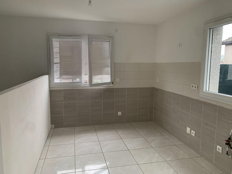 Local d'activité / Entrepôt - 647 m² - 5 pièces