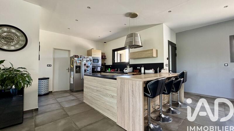 Maison - 182 m² - 5 pièces