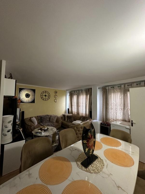 Appartement ancien - 64 m² - 3 pièces