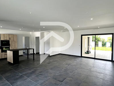 Maison - 120 m² - 4 pièces