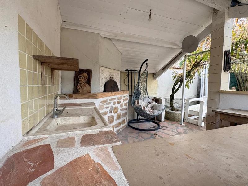 Maison - 260 m² - 8 pièces