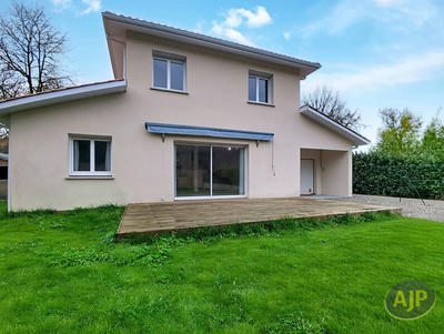 Maison - 104 m² - 6 pièces
