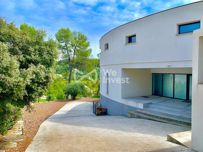 Maison contemporaine - 394 m² - 11 pièces