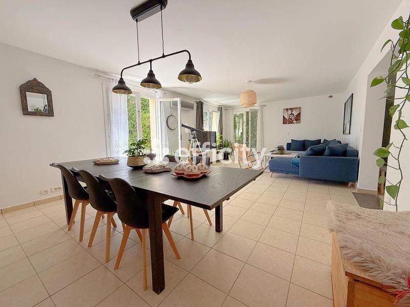 Maison - 120 m² - 5 pièces