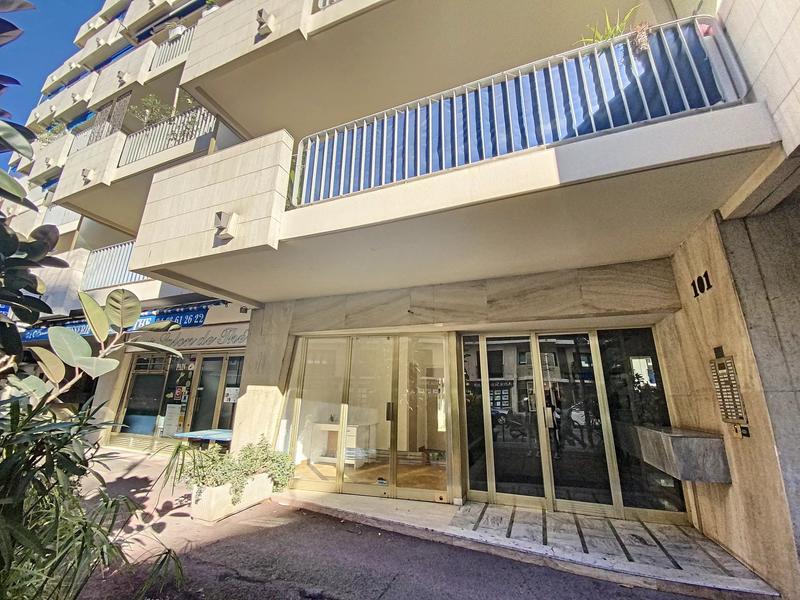 Local commercial - 13 m² - 1 pièce