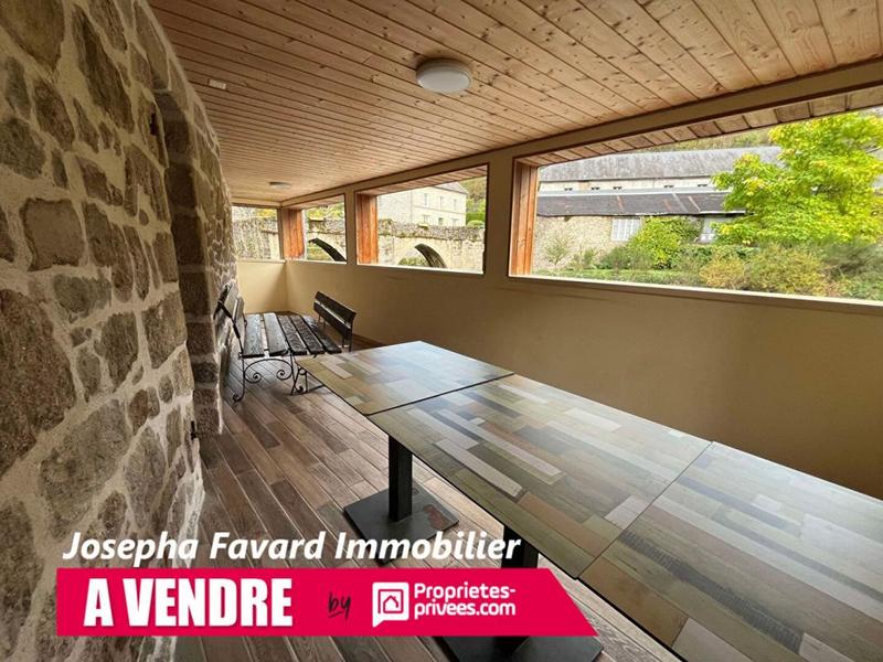 Propriété - 370 m² - 12 pièces