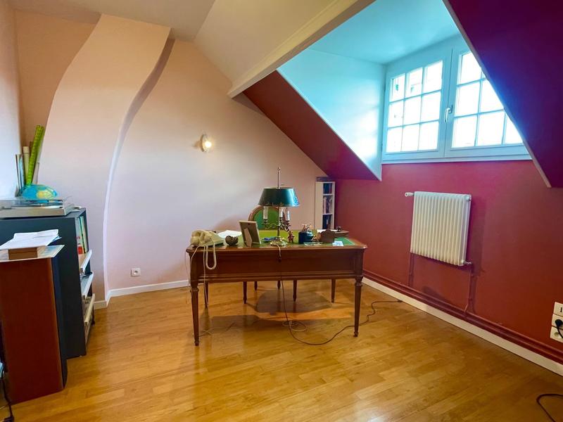 Maison - 230 m² - 9 pièces