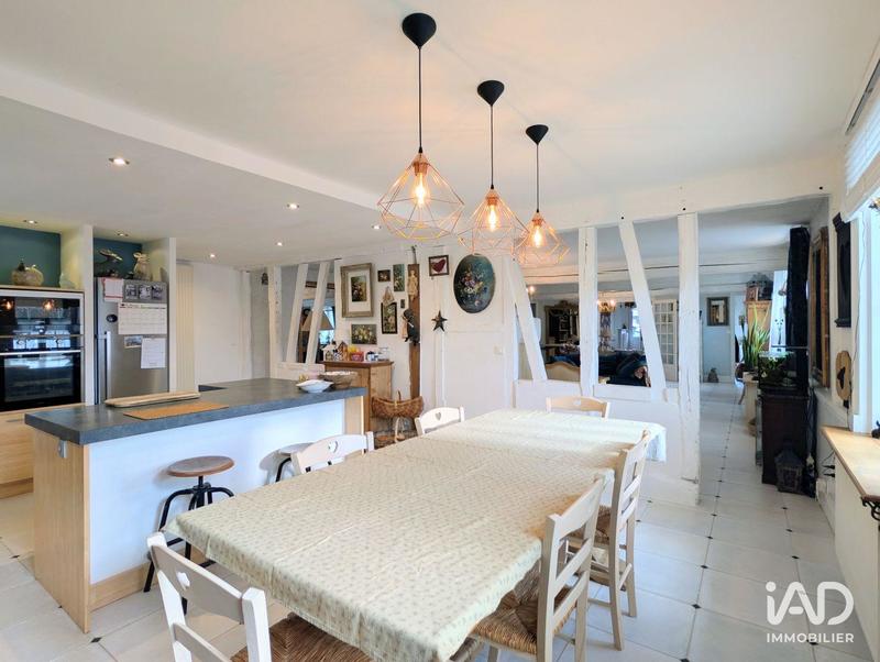 Maison - 249 m² - 7 pièces