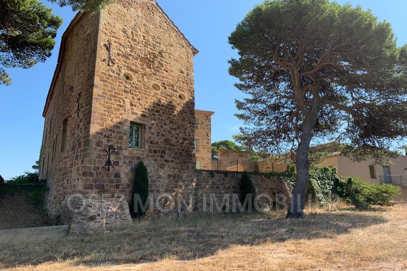 Maison - 3 500 m² - 20 pièces