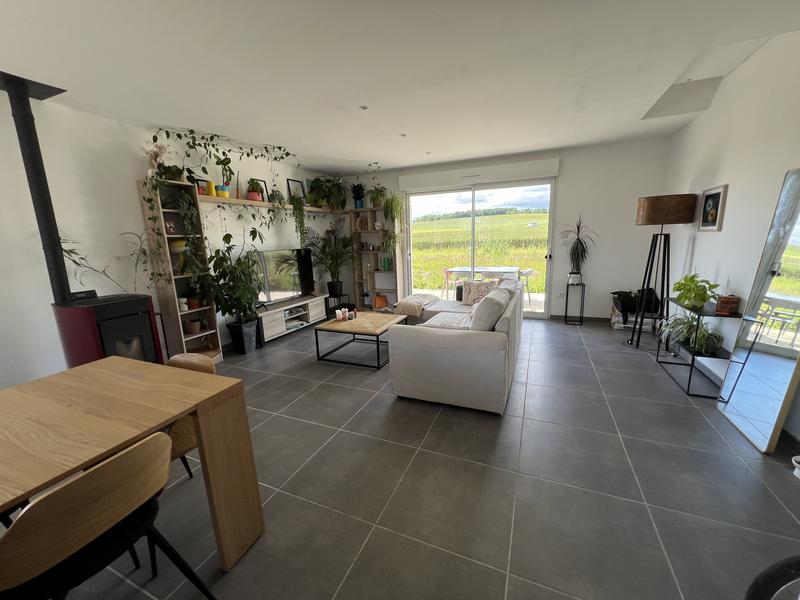 Maison - 90 m² - 3 pièces