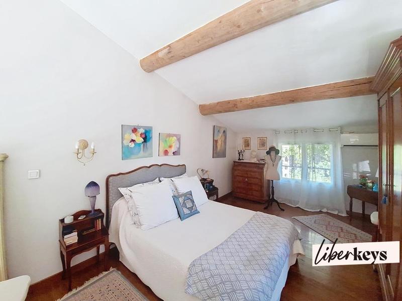 Propriété - 169 m² - 5 pièces