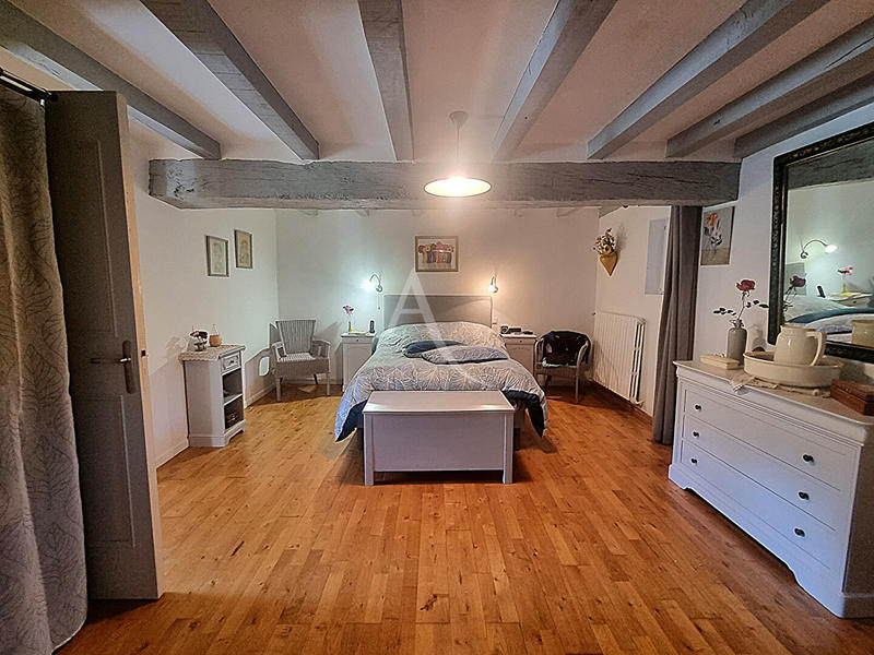 Maison - 354 m² - 15 pièces