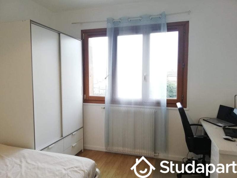 Chambre - 12 m² - 1 pièce