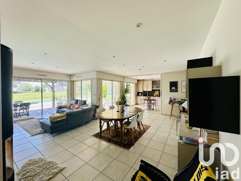 Maison - 181 m² - 6 pièces