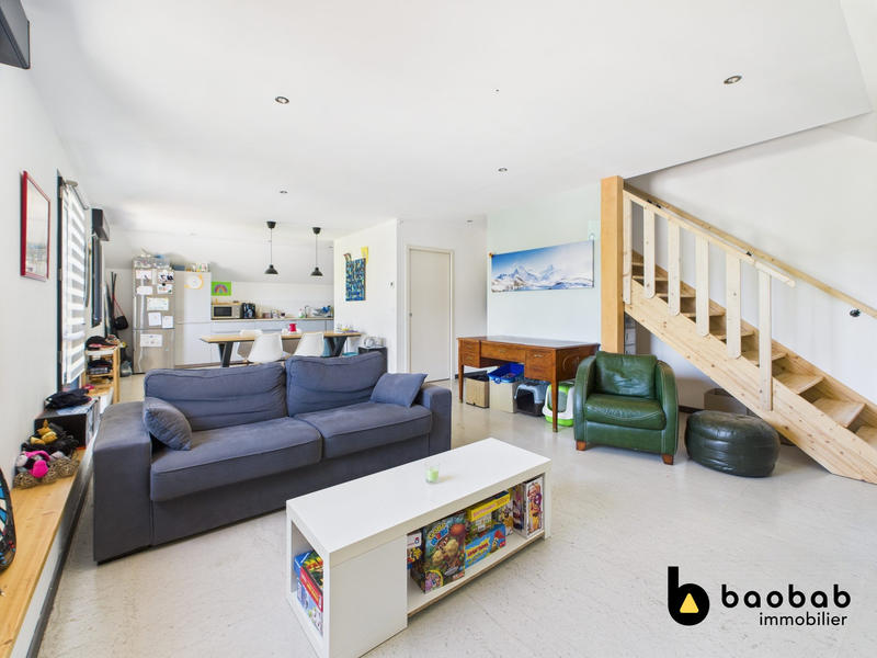 Maison - 320 m² - 12 pièces