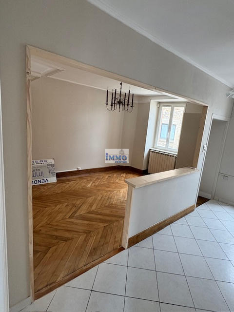 Maison - 91 m² - 7 pièces