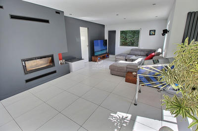 Maison - 184 m² - 8 pièces