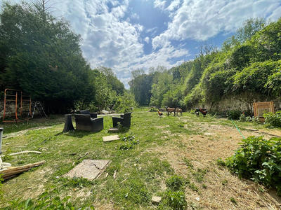 Maison - 230 m² - 8 pièces