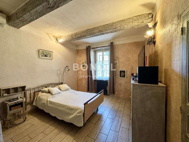 Maison - 336 m² - 13 pièces