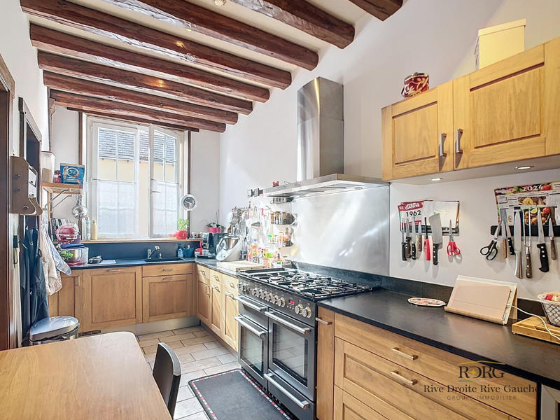 Maison - 214 m² - 8 pièces