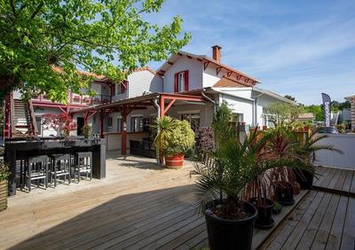 Maison - 420 m² - 10 pièces