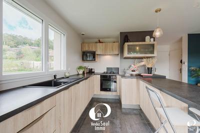 Maison - 92 m² - 4 pièces