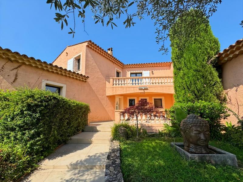 Villa - 350 m² - 9 pièces