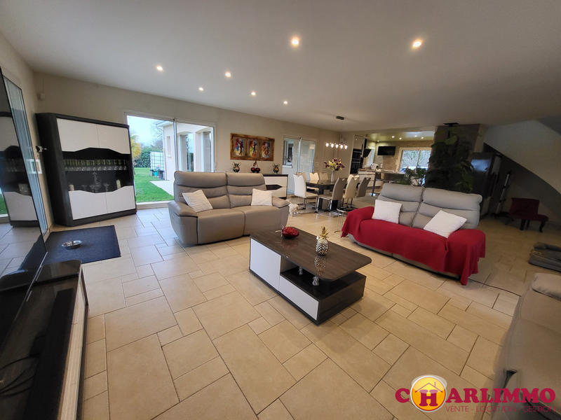 Maison traditionnelle - 208 m² - 5 pièces