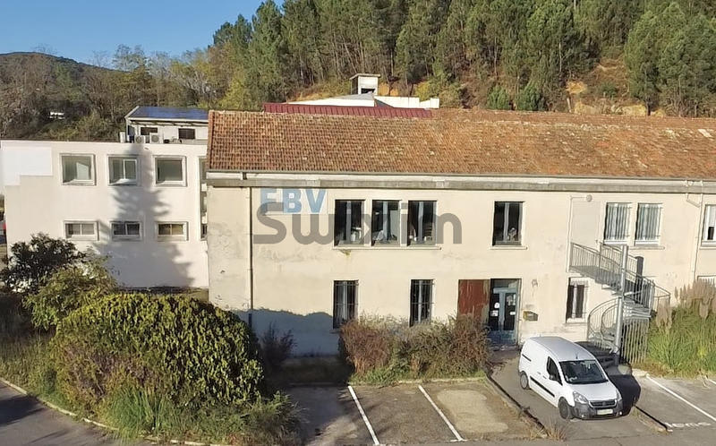 Local d'activités - 191 m² - 9 pièces