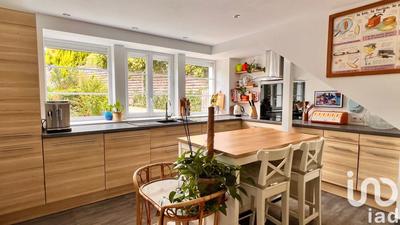 Maison - 240 m² - 8 pièces