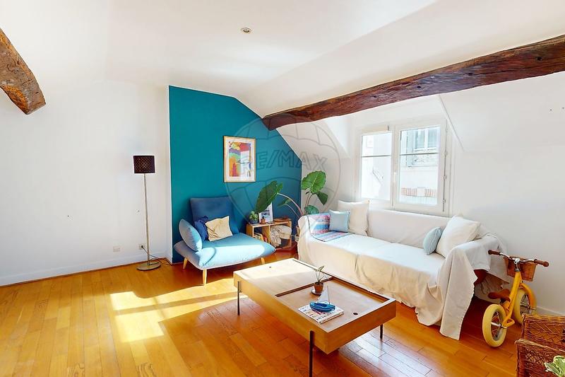 Appartement - 99 m² - 6 pièces