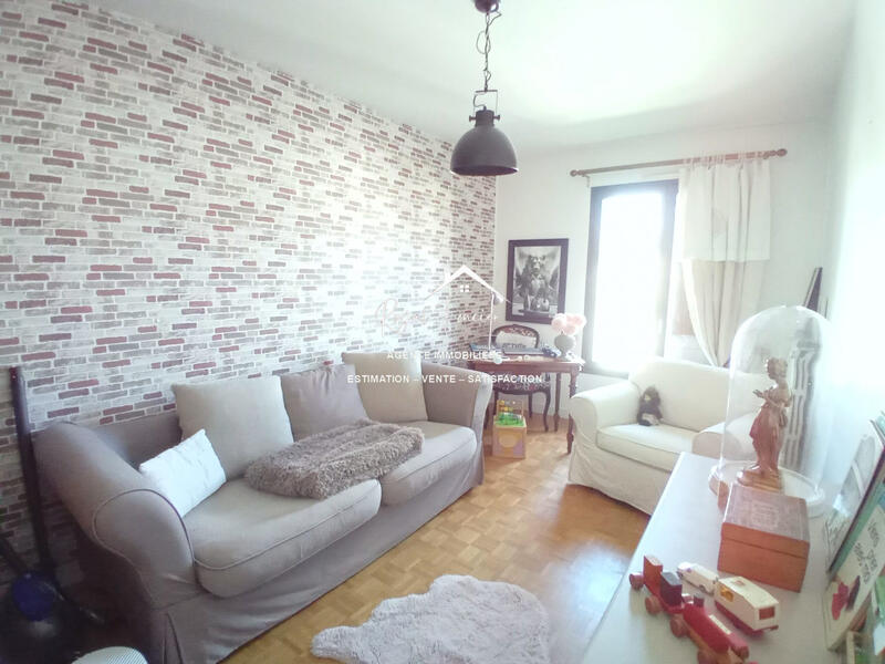 Maison - 159 m² - 6 pièces