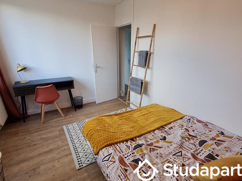 Chambre - 10 m² - 1 pièce