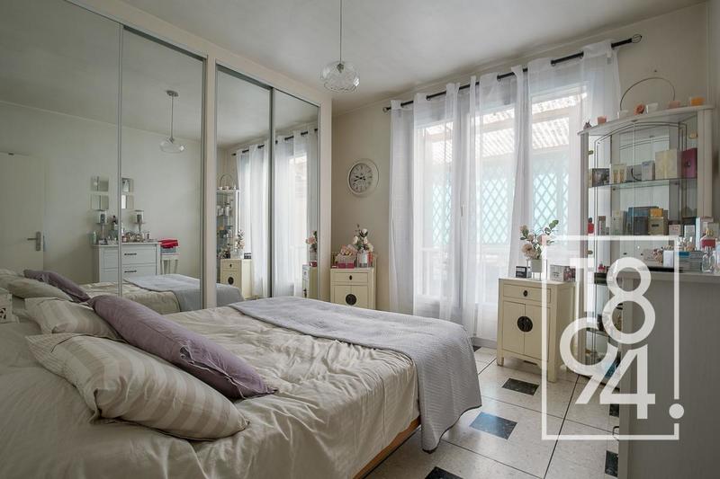 Immeuble - 222 m² - 8 pièces