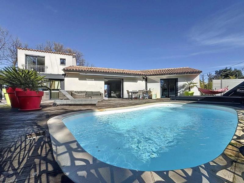 Maison - 143 m² - 5 pièces