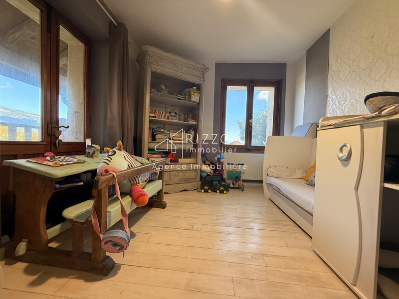 Maison - 166 m² - 7 pièces