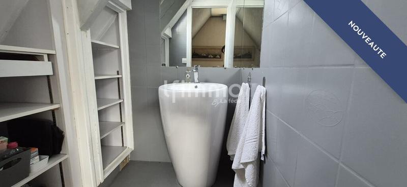 Maison - 226 m² - 8 pièces