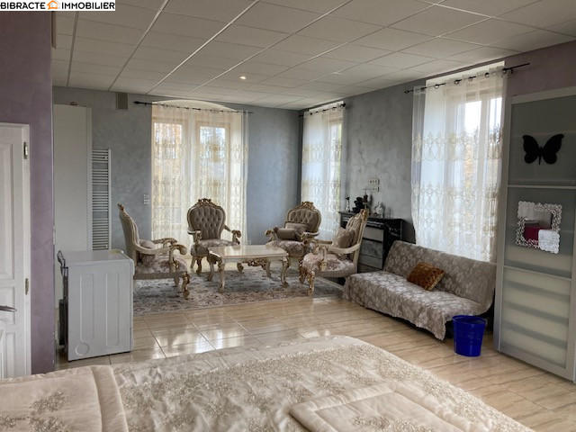 Maison - 300 m² - 10 pièces