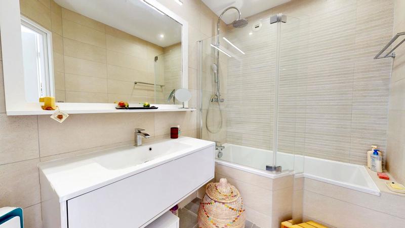 Penthouse - 87 m² - 3 pièces