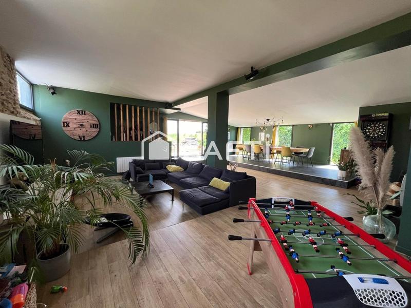 Villa - 302 m² - 6 pièces