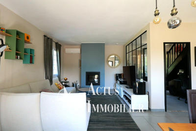 Maison - 227 m² - 10 pièces